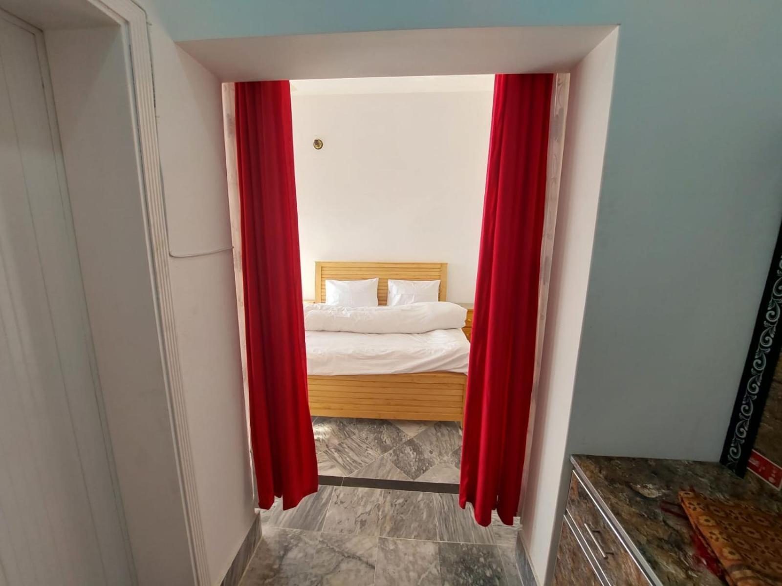 Red Rose Hotel & Resort Mansehra Exterior foto